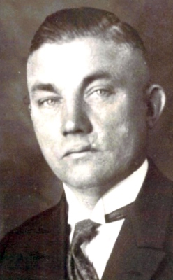 Der Nachfolger Starks bis 1945 im Amt des PTR-Präsidenten war Abraham Esau (1884–1955, r.), hier um 1930.