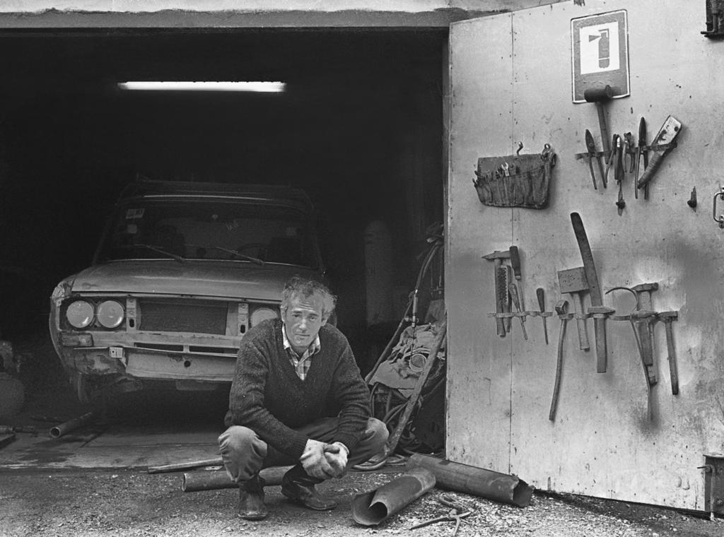 Garage auf Kamtschatka, Herbst 1991, Foto: © Anselm Graubner