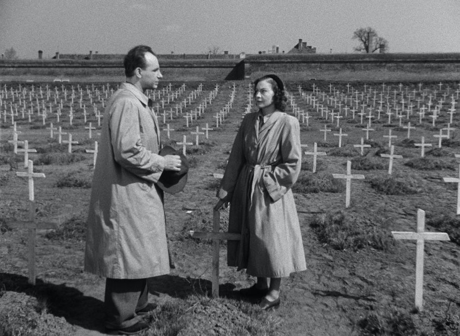Filmstill: Otomar Krejča, Blanka Waleská in Daleká cesta/ Der weite Weg (CSK 1949, Regie: Alfréd Radok). Berlinale Classics 2020. © Národní filmový archiv, Prague