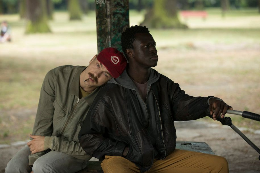 Filmstill Albrecht Schuch, Welket Bungué aus Berlin Alexanderplatz von Burhan Qurbani, Deutschland, Niederlande 2020. Berlinale Wettbewerb 2020. © Frédéric Batier/2019 Sommerhaus/eOne Germany