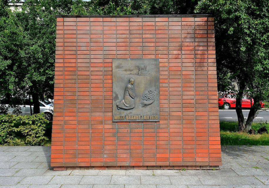 Monument to Willy Brandt in Warsaw, 14.07.2013, Foto: Adrian Grycuk, via: Wikimedia Commons, Lizenz: CC BY-SA 3.0 PL.