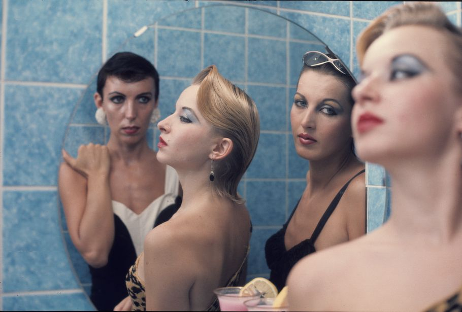 Fotosession mit Tabea Blumenschein, Claudia Skoda und Jenny Capitain ca. 1977/78. Foto: © Ulrike Ottinger