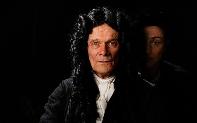 Gottfried Wilhelm Leibniz (Edgar Selge). Foto: Ella Knorz 
