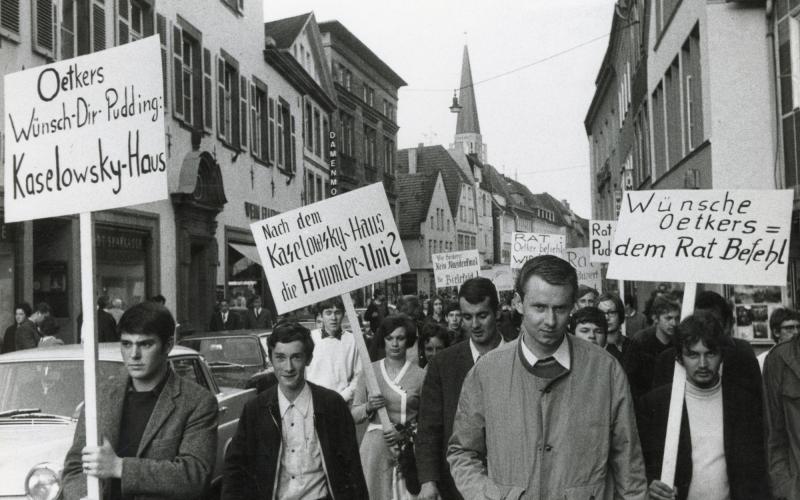 Demonstration gegen den Namen der Kunsthalle