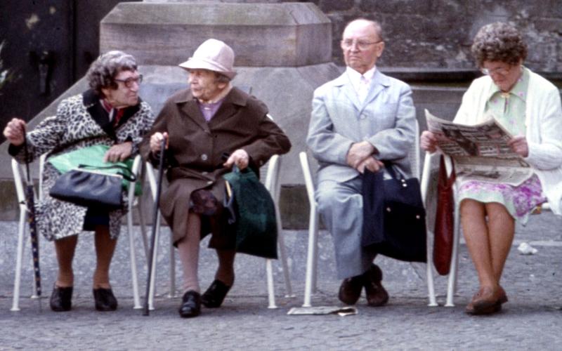 Rentner:innen vertreiben sich die Zeit