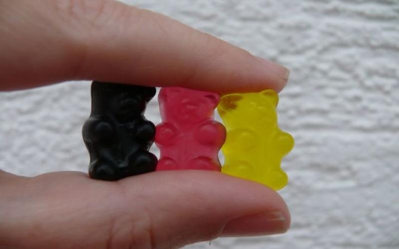 Schwarz-Rot-Goldene Gummibären.