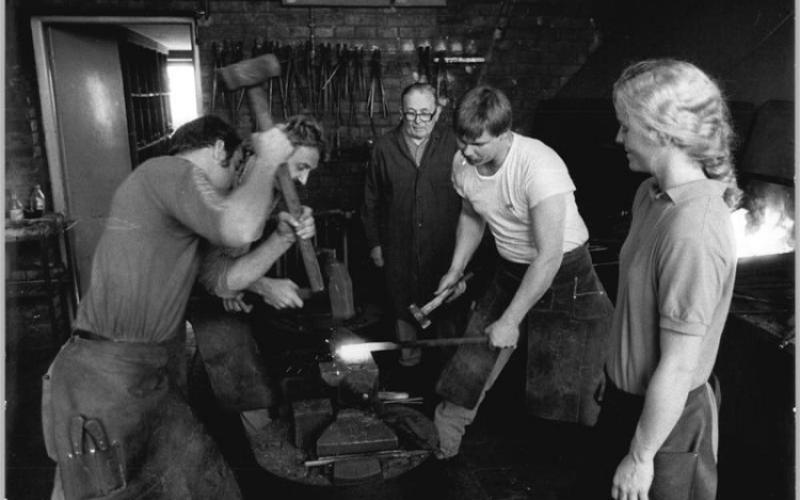 Hufschmieden in Ost-Berlin 1988, Bundesarchiv, Bild 183-1988-0810-301