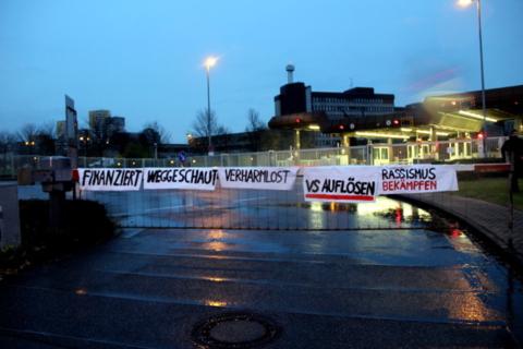 Aktion mit Schildern