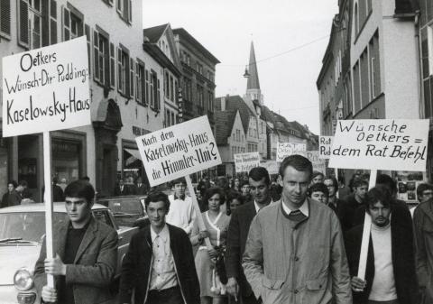 Demonstration gegen den Namen der Kunsthalle