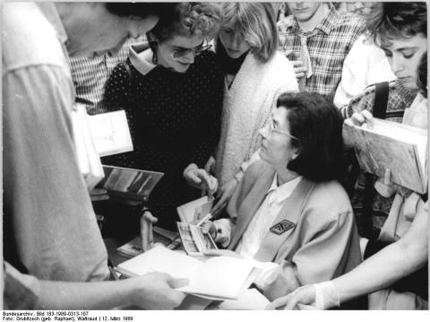 Christa Wolf, 1989 © Bundesarchiv, Bild 183-1989-0313-107, Foto Grubitzsch (geb. Raphael), Waltraud  (CC BY-SA 3.0 DE)