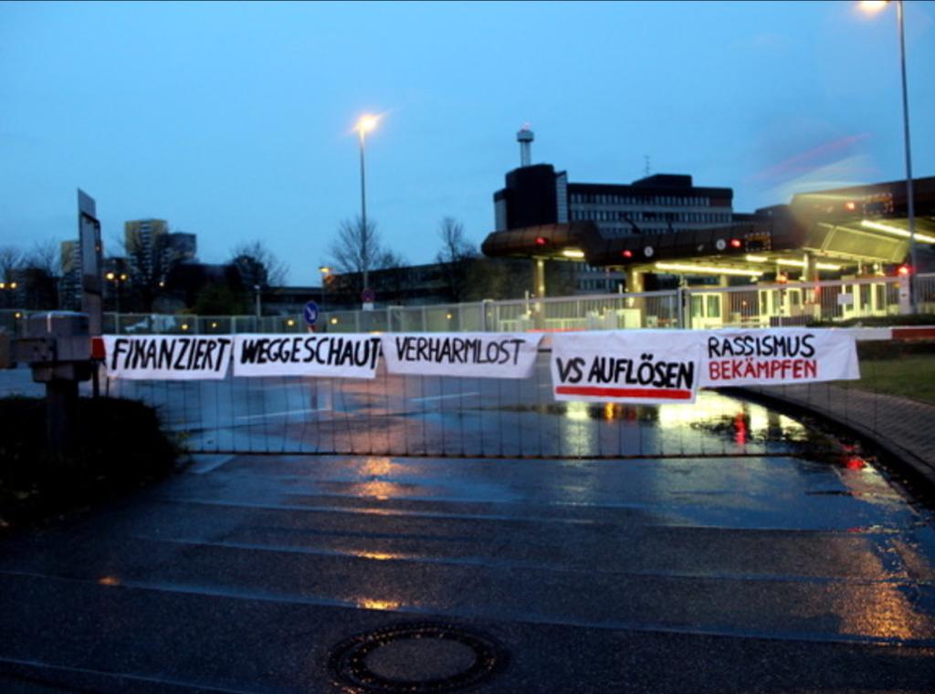 Aktion mit Schildern