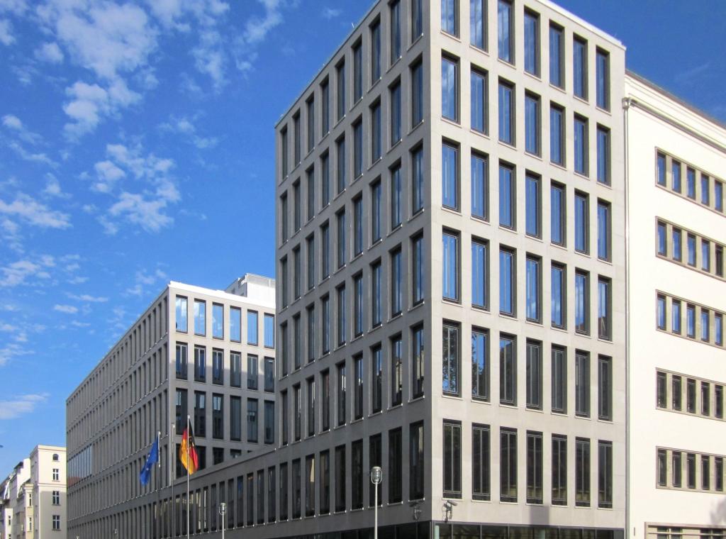 Bundesfamilienministerium, Hauptsitz Berlin