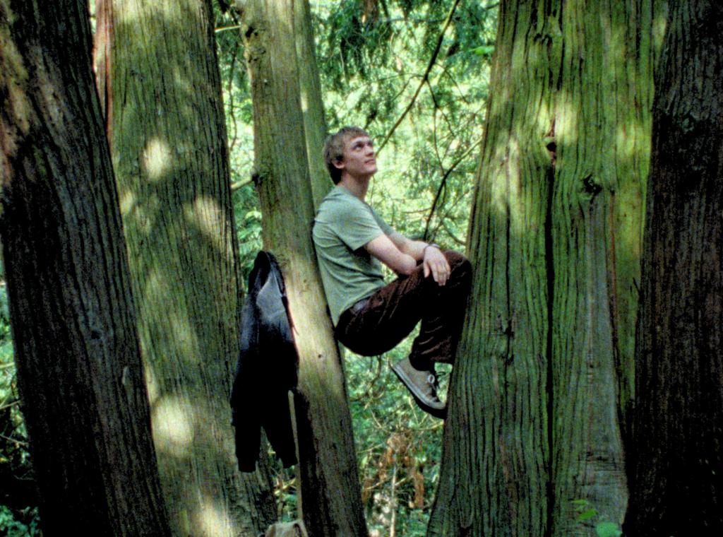 Filmstill aus SILENT FRIEND mit Enzo Brumm als Student Hannes © Pandora Film