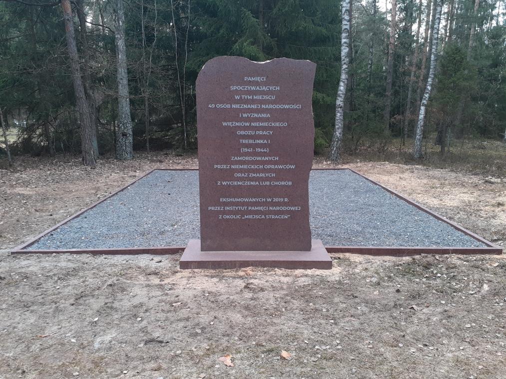 Bild 2: Das dritte und neueste Denkmal am Exekutionsort am eh. NS-Strafarbeitslager Treblinka I Foto: Elżbieta Janicka, 31. März 2026