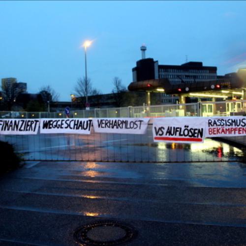 Aktion mit Schildern