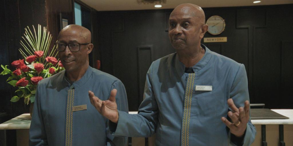 Zwei Hotelmitarbeiter vom Hilton in Addis Abeba im Interview mit Ruth Beckermann