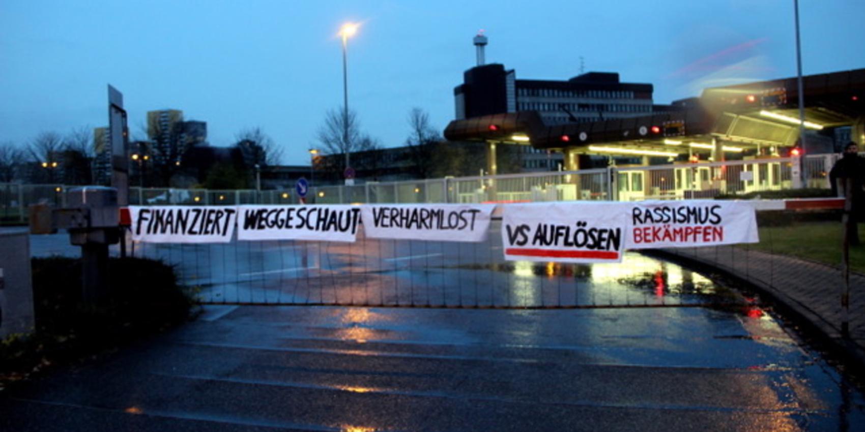 Aktion mit Schildern