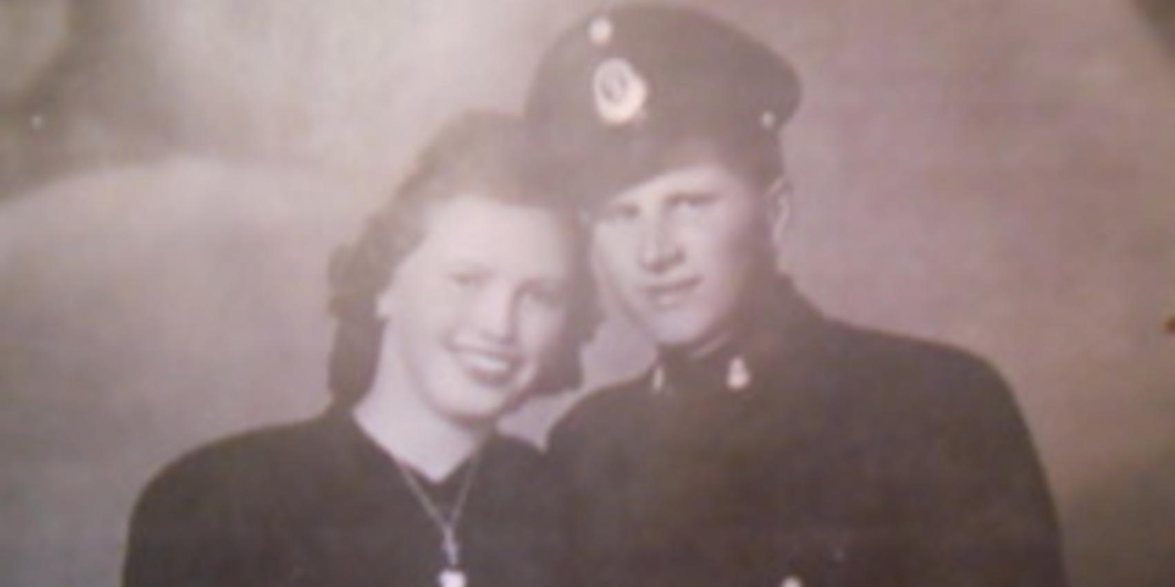 The only family photograph showing Vjeran’s grandparents in 1944, Bjelovar, Croatia. Quelle: Vjeran Pavlaković