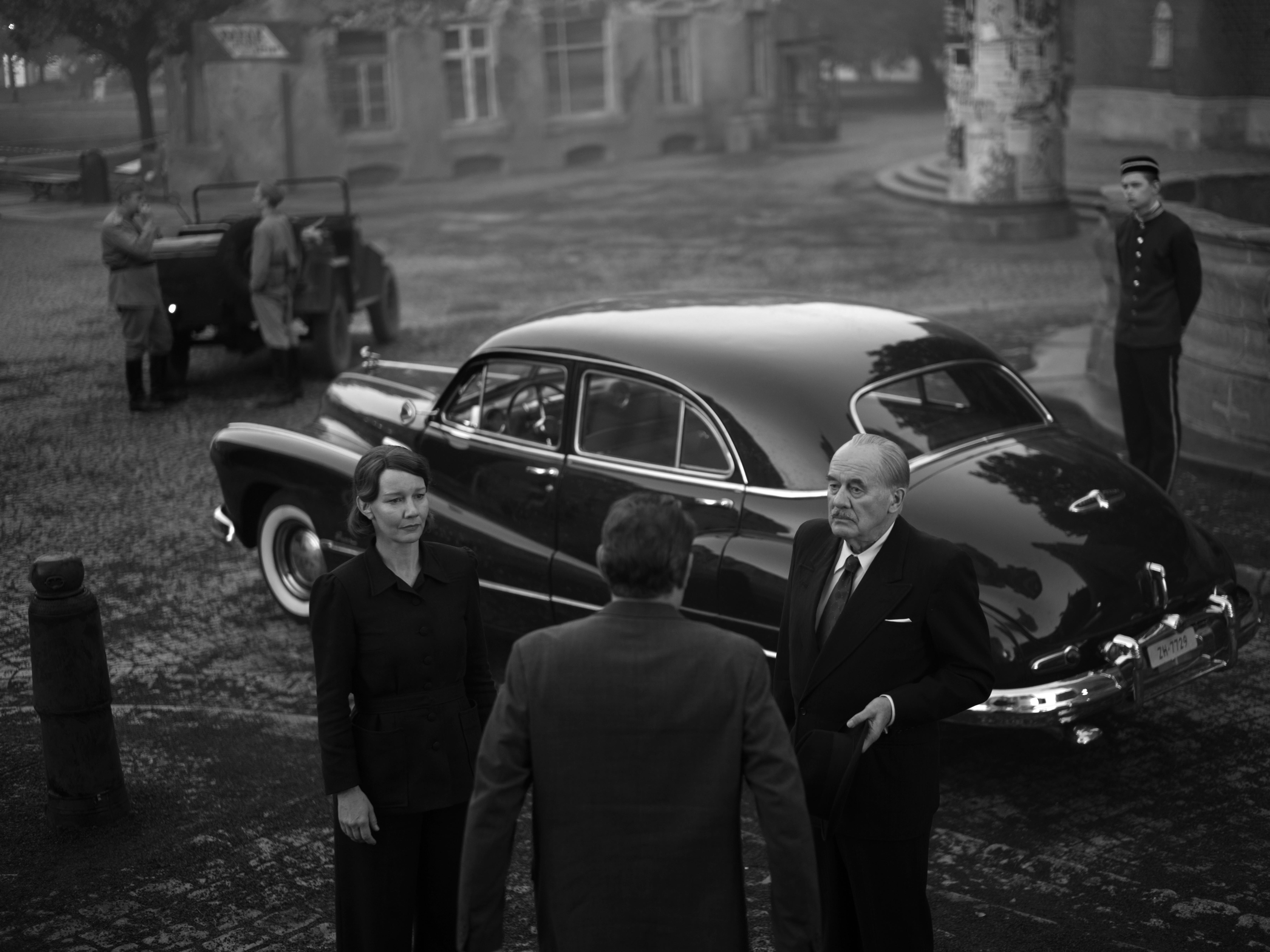Filmstill aus VATERLAND mit Sandra Hüller und Hanns Zischler als Erika und Thomas Mann